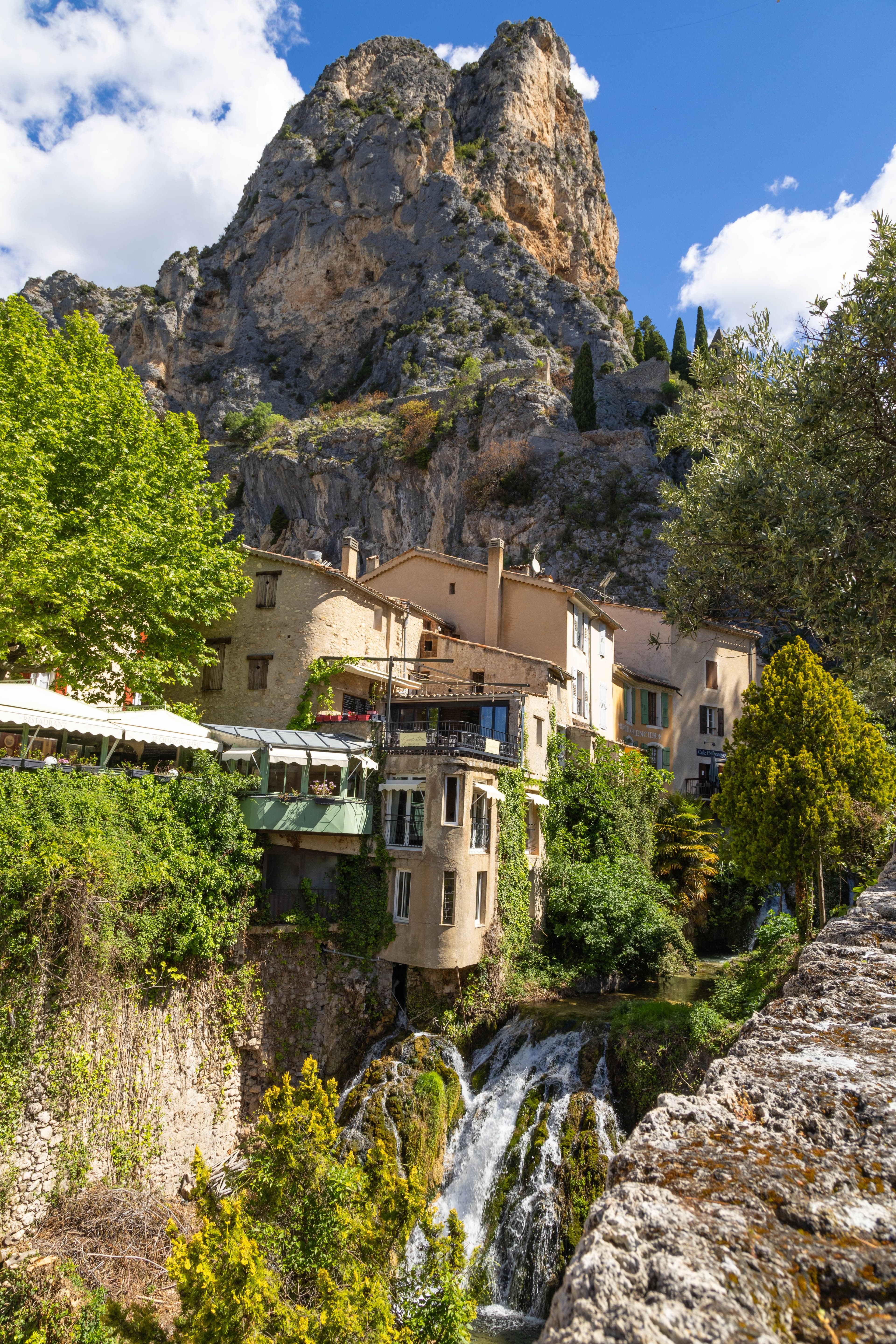 Moustiers-Sainte-Marie. @nature_voyages_decouvertes