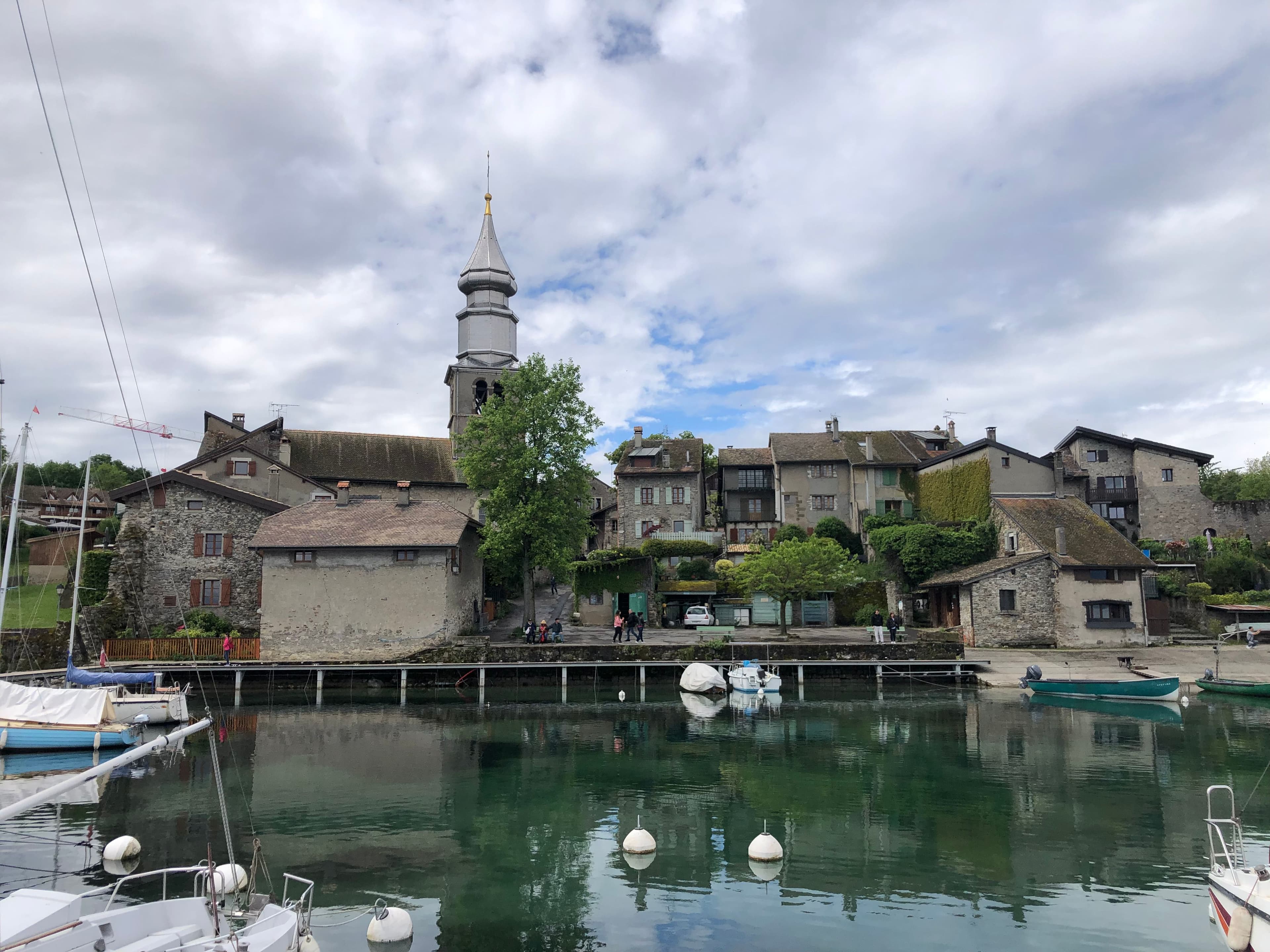 Balade dans le village d'Yvoire, au bord du Lac Léman. ©Roole