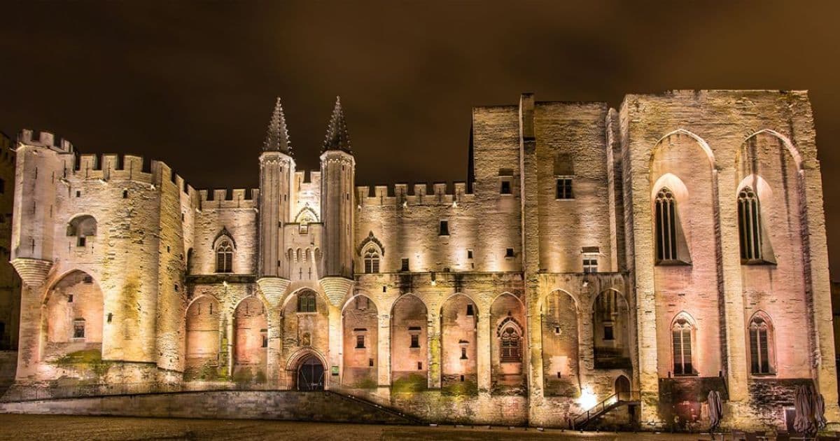 Palais des Papes illuminé @ Office de Tourisme Avignon