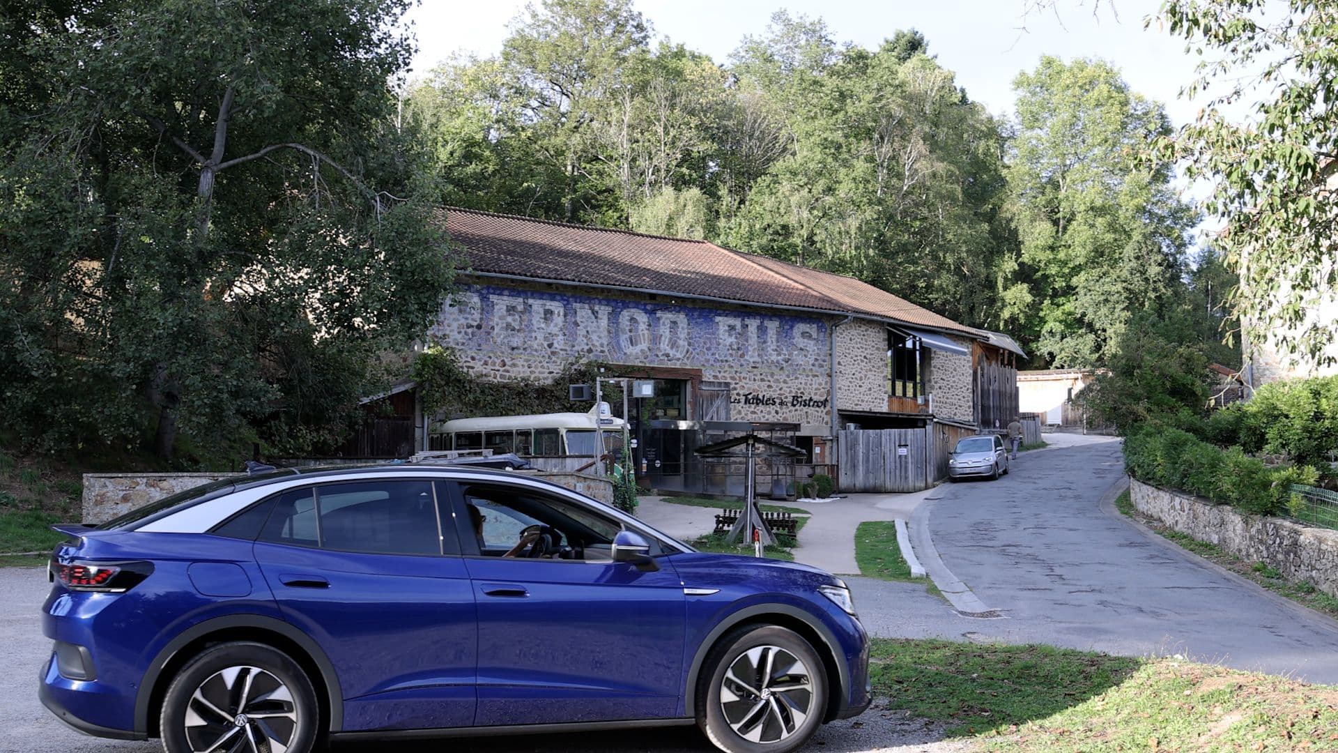 Le restaurant Les Tables du Bistrot dispose d'un parking gratuit. 